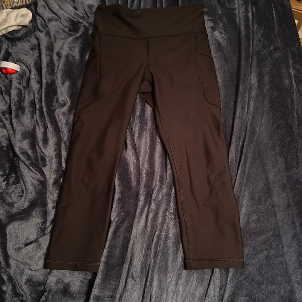 Old Navy Power Soft Cropped Moisture-Wicking Leggings